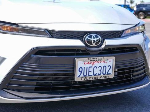 Used 2025 Toyota Corolla LE FWD image 5