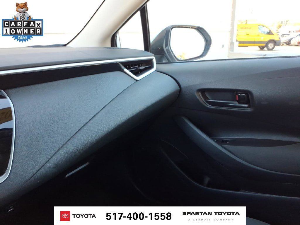 Used 2025 Toyota Corolla LE FWD image 23