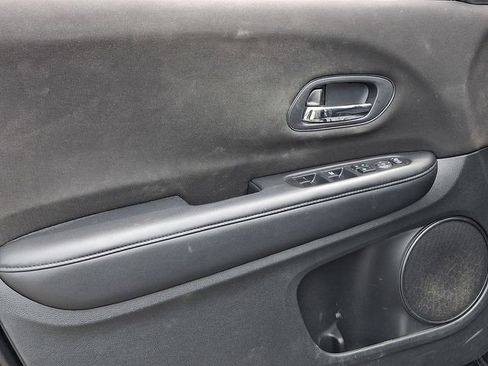 Used 2018 Honda HR-V LX image 20