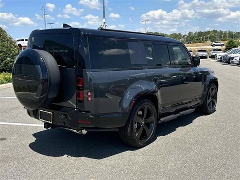 New 2025 Land Rover Defender 130 X-Dynamic SE image 6