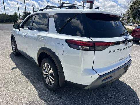 New 2026 Nissan Pathfinder SL FWD image 9