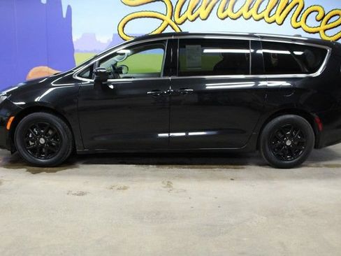Used 2023 Chrysler Voyager LX FWD image 7