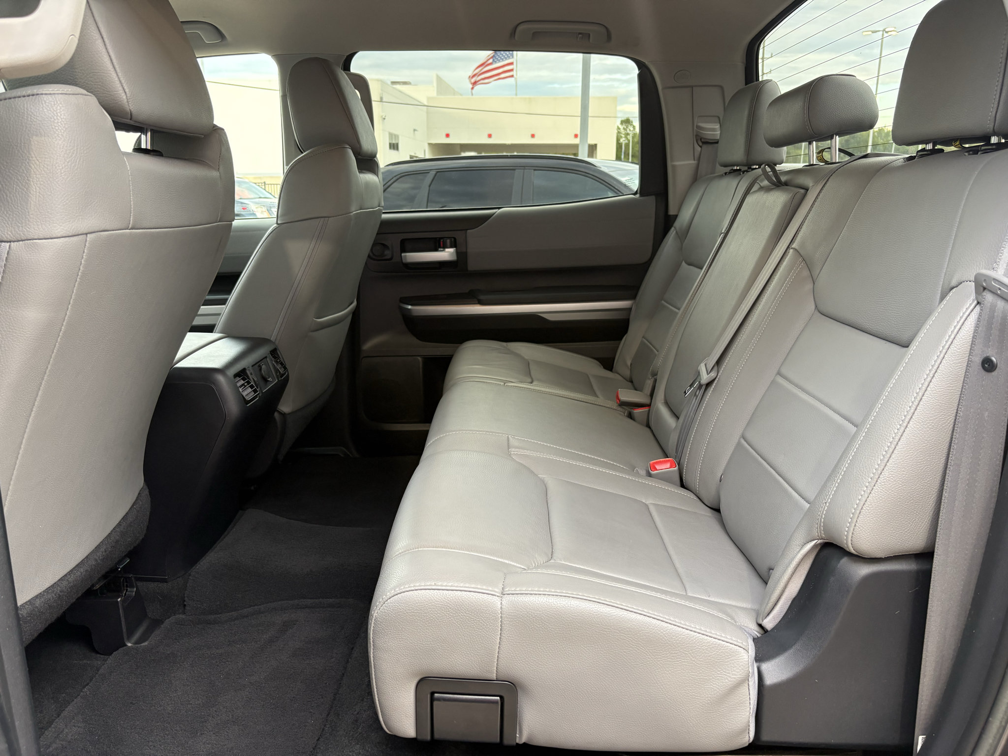 Used 2017 Toyota Tundra Limited w/ Limited Premium Package RWD image 25