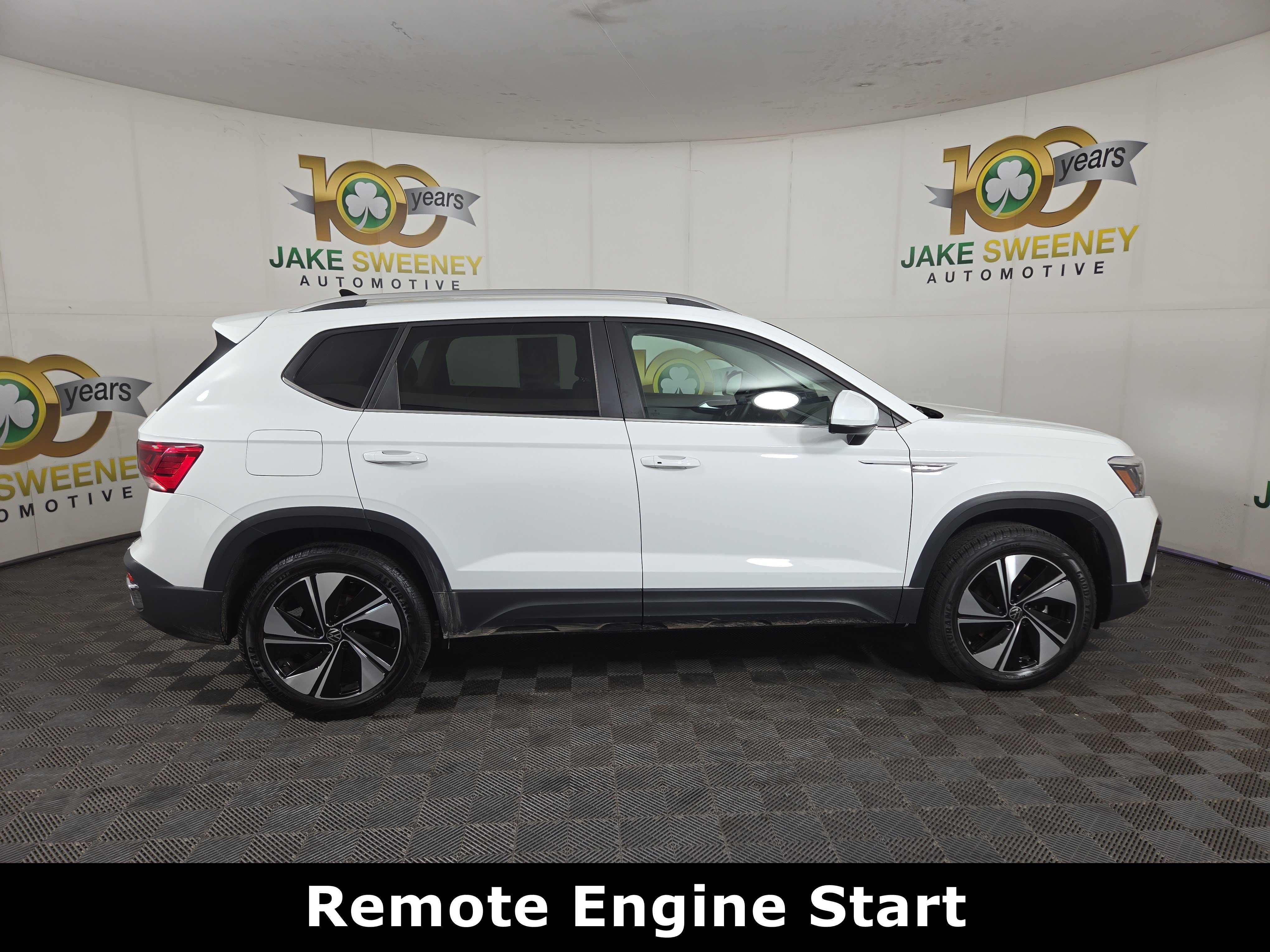 Used 2024 Volkswagen Taos SE AWD/4WD image 10