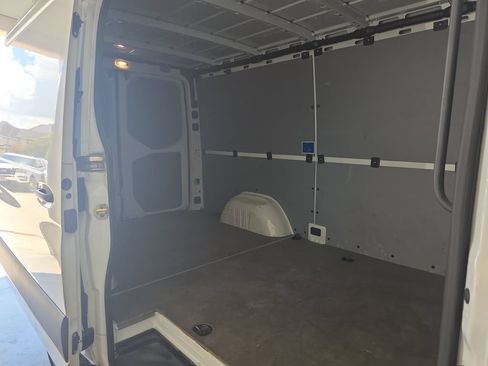 Used 2021 Mercedes-Benz Sprinter 2500 image 13