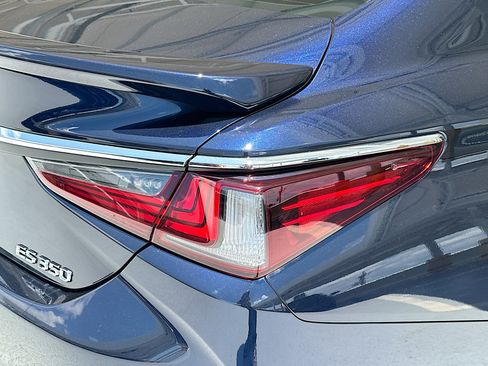 Used 2023 Lexus ES 350 Ultra Luxury w/ Accessory Package (Z2) FWD image 25