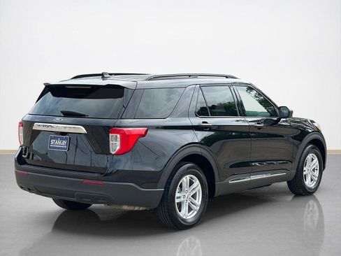 Used 2024 Ford Explorer XLT image 8