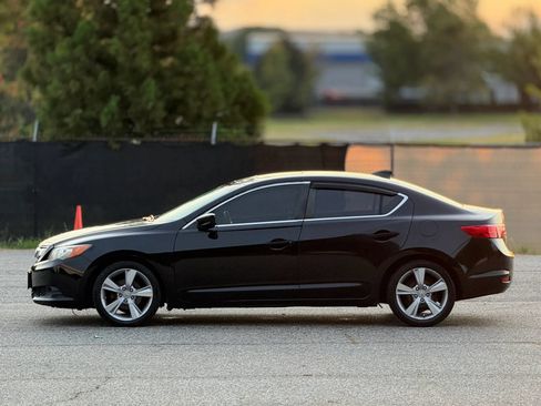 Used 2013 Acura ILX w/ Technology Package FWD image 6