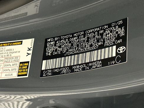 Used 2025 Toyota Prius LE image 12