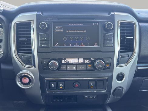 Used 2019 Nissan Titan SV w/ SV Convenience Package image 21