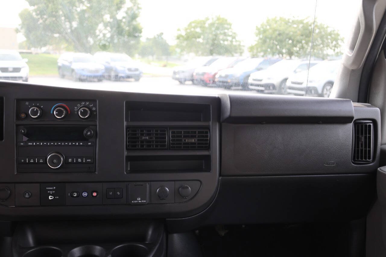 Used 2019 Chevrolet Express 3500 LT w/ LT Preferred Equipment Group RWD image 24