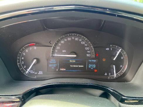 Used 2017 Cadillac XT5 Luxury w/ Driver Awareness Package FWD image 14