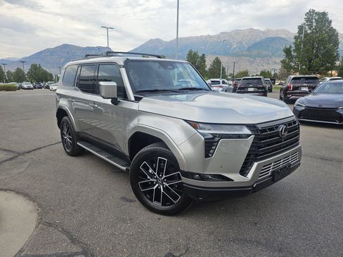 Used 2026 Lexus GX 550 w/ Accessory Package (2T) AWD/4WD image 3