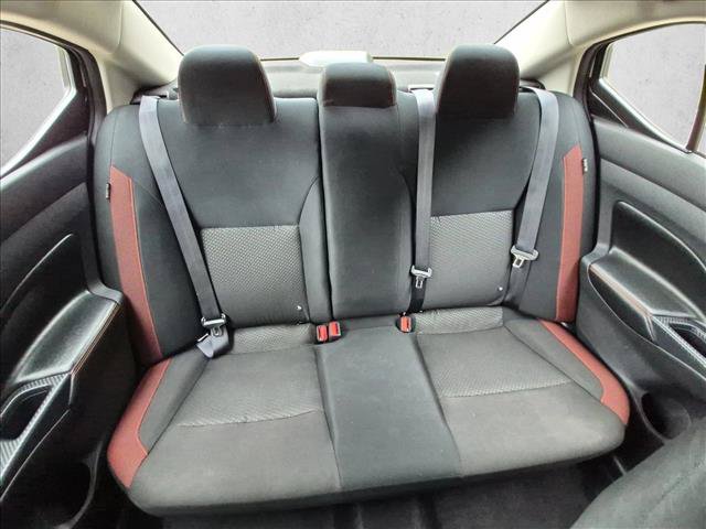 Used 2025 Nissan Versa SR FWD image 21