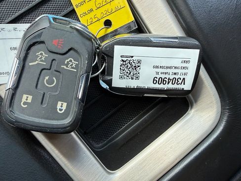 Used 2017 GMC Yukon XL Denali w/ Open Road Package RWD image 22