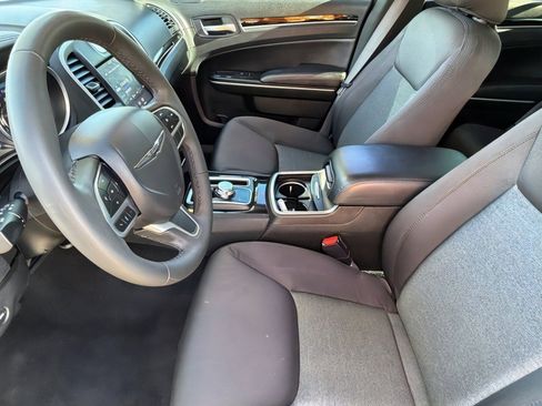 Used 2023 Chrysler 300 Touring w/ Sport Appearance Package image 18