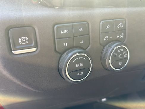 Used 2024 Chevrolet Silverado 2500 LTZ w/ LTZ Premium Package AWD/4WD image 10