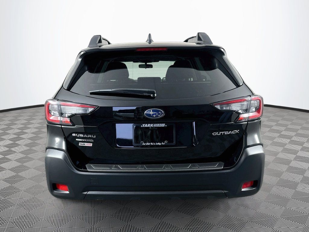 Used 2024 Subaru Outback Premium AWD/4WD image 9