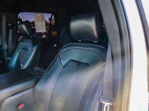 Used 2019 Ford Expedition Limited image 22