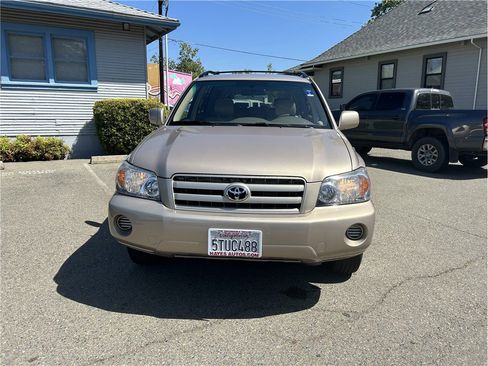 Used 2006 Toyota Highlander 2WD image 2