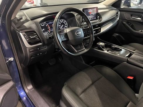 Used 2025 Nissan Rogue SV FWD image 18