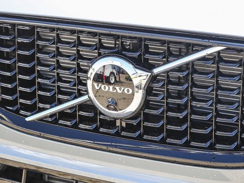 New 2025 Volvo XC60 T8 Plus w/ Climate Package image 9