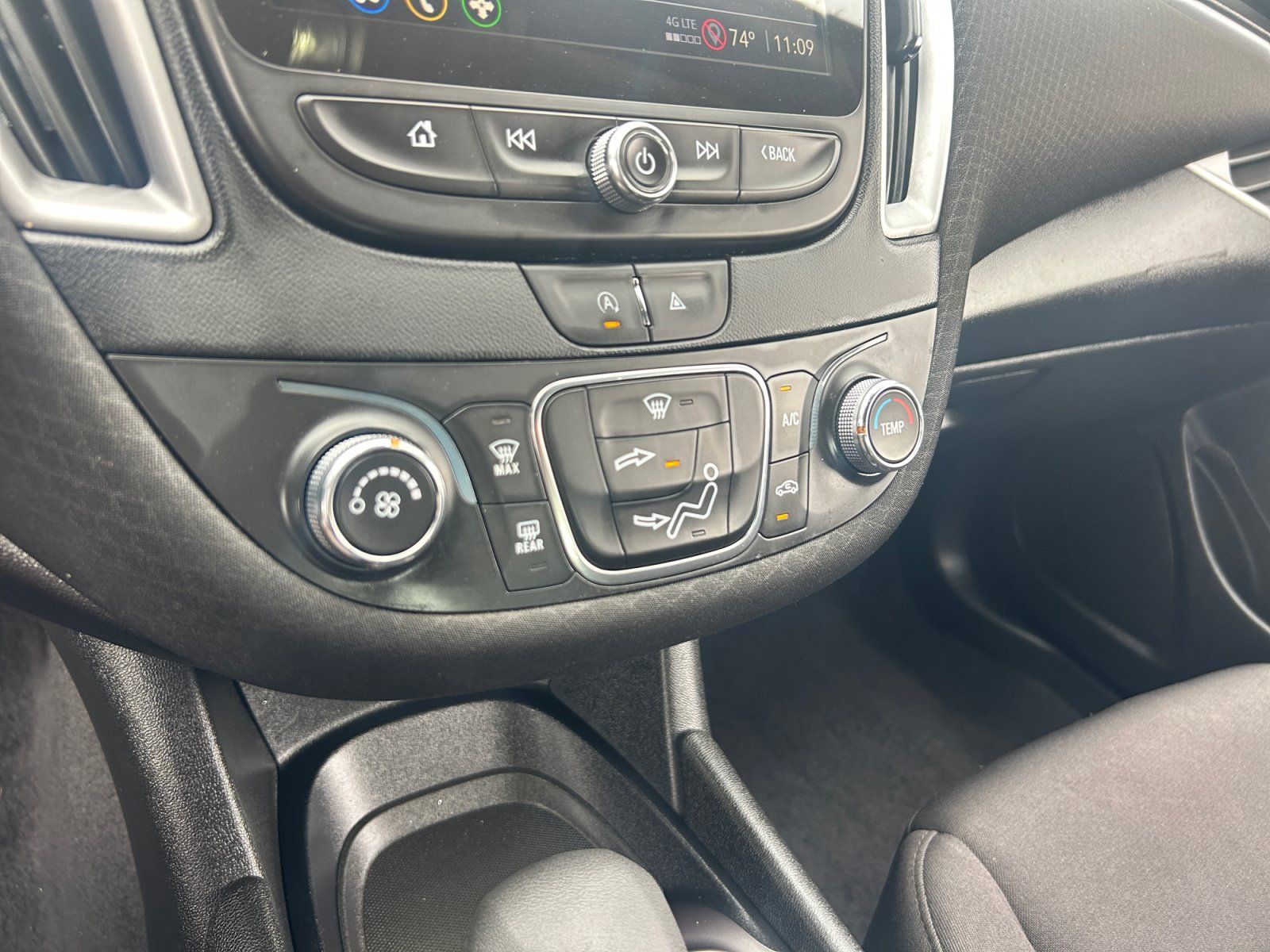 Used 2023 Chevrolet Malibu LS FWD image 12
