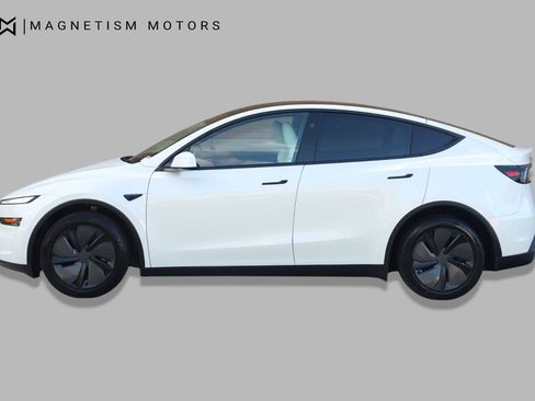 Used 2026 Tesla Model Y 2WD image 3