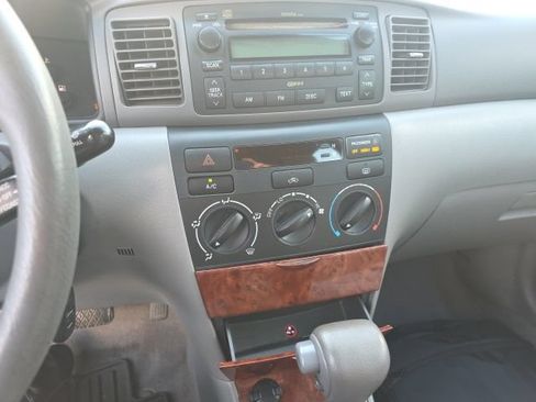Used 2005 Toyota Corolla LE FWD image 13
