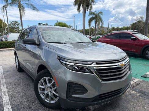 Used 2024 Chevrolet Equinox LS w/ LS Convenience Package FWD image 2