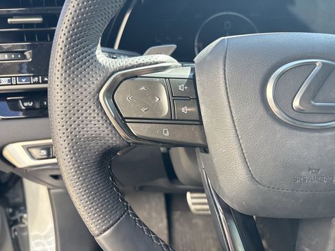 Used 2025 Lexus RX 500h F Sport image 19