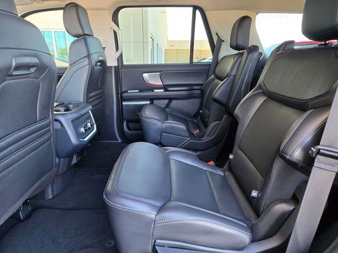 Used 2025 Ford Expedition Platinum AWD/4WD image 15