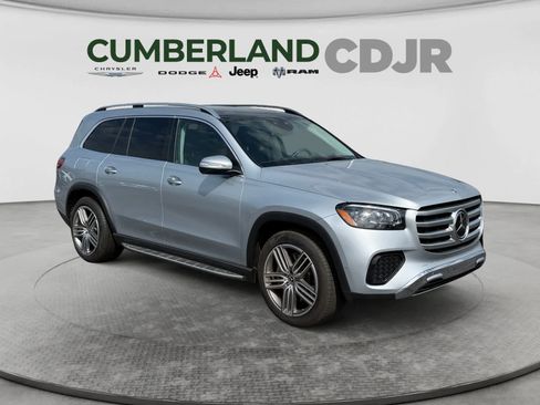 Used 2025 Mercedes-Benz GLS 450 4MATIC image 16
