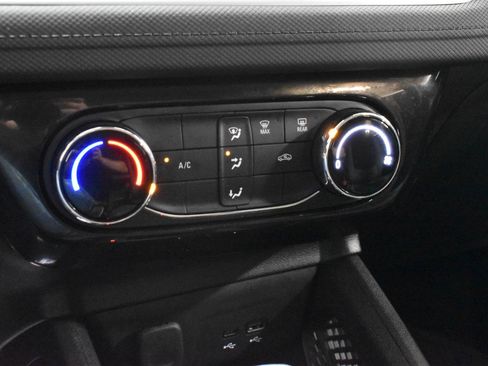 Used 2024 Chevrolet TrailBlazer LT w/ Driver Confidence Package FWD image 16