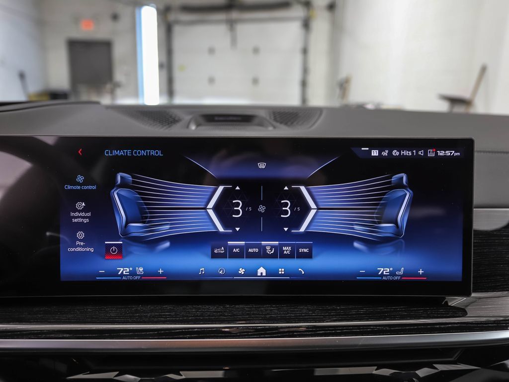Used 2026 BMW X7 M60i AWD/4WD image 18