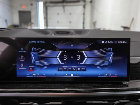 New 2026 BMW X7 M60i image 18