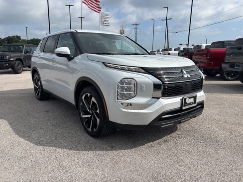 Used 2022 Mitsubishi Outlander ES AWD/4WD image 8