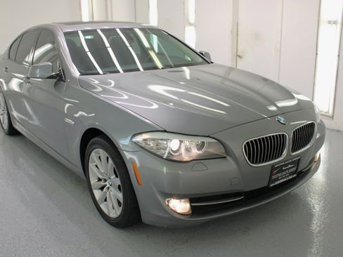 Used 2011 BMW 528i Sedan image 12