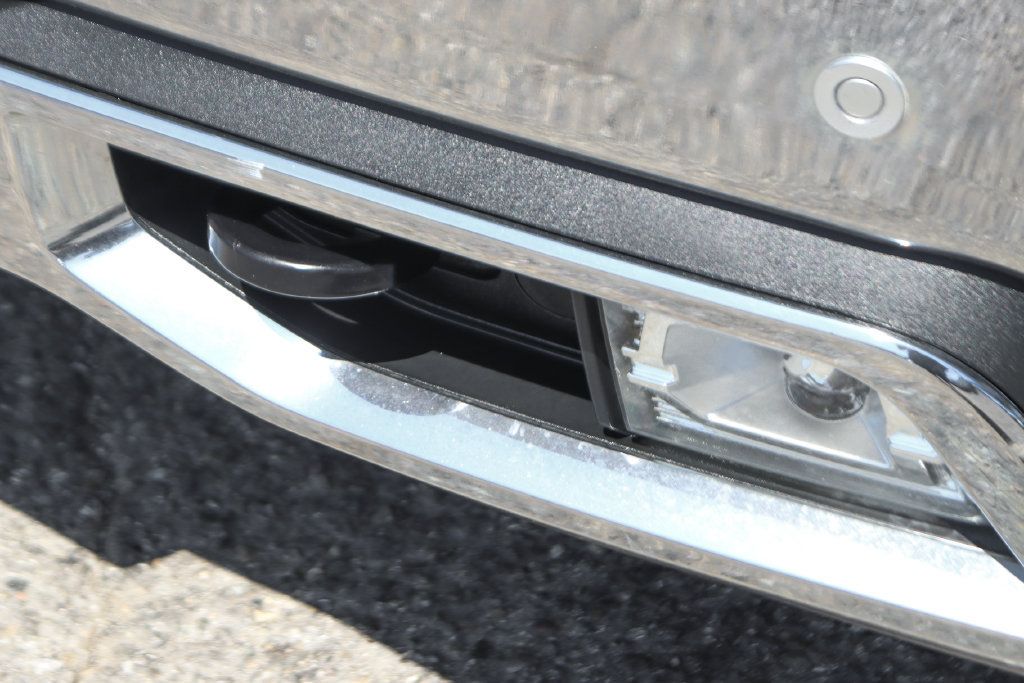 Used 2019 Chevrolet Silverado 1500 LTZ AWD/4WD image 46