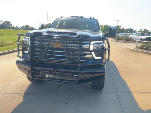 Used 2024 Chevrolet Silverado 3500 High Country w/ High Country Premium Package AWD/4WD image 3