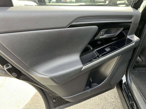 Used 2023 Toyota bZ4X Limited image 18