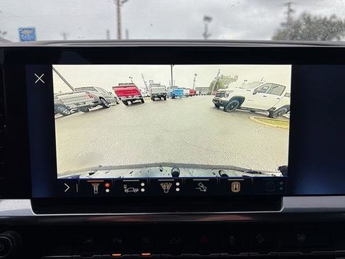 Used 2024 Chevrolet Silverado 1500 LT Trail Boss w/ Convenience Package II image 21