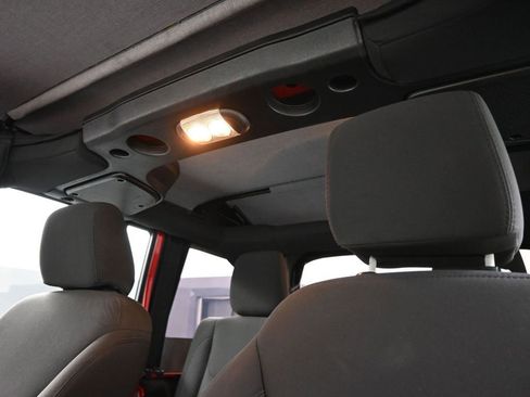 Used 2015 Jeep Wrangler Unlimited Sport image 29