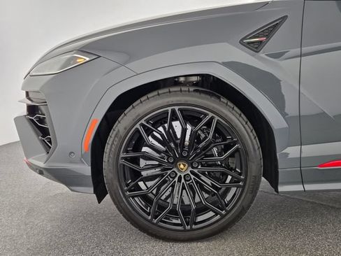 Used 2025 Lamborghini Urus SE AWD/4WD image 9