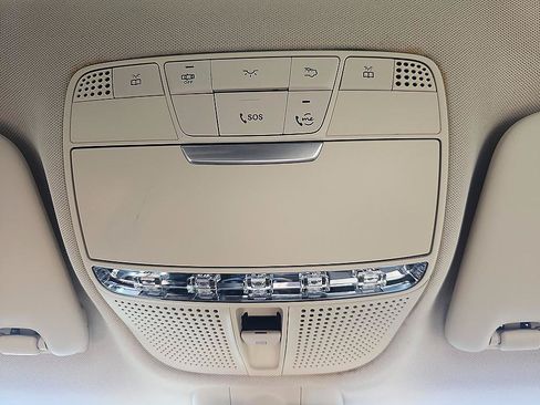 Used 2020 Mercedes-Benz C 300 4MATIC Sedan image 30