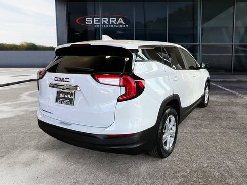 Used 2024 GMC Terrain SLE FWD image 4