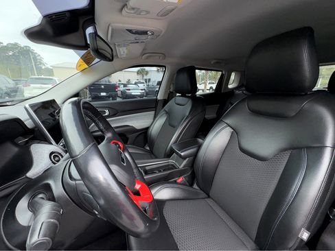 Used 2022 Jeep Compass Latitude w/ Convenience Group image 16