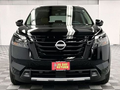 New 2025 Nissan Pathfinder Platinum w/ Lighting Package (N93) AWD/4WD image 16