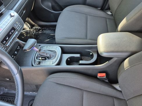 Certified 2025 Hyundai Kona SEL FWD image 20