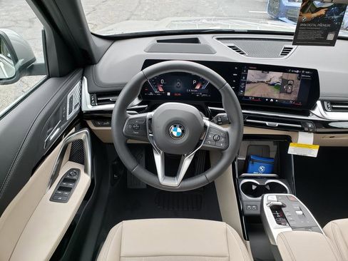 New 2025 BMW X1 xDrive28i w/ Premium Package image 9